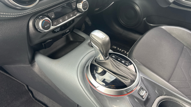 Nissan Juke 1.0 DiG-T Tekna 5dr DCT Petrol Hatchback